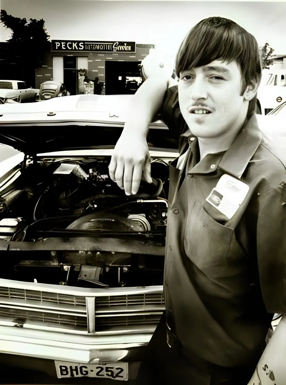 Kehidupan Awal Tom Ogle